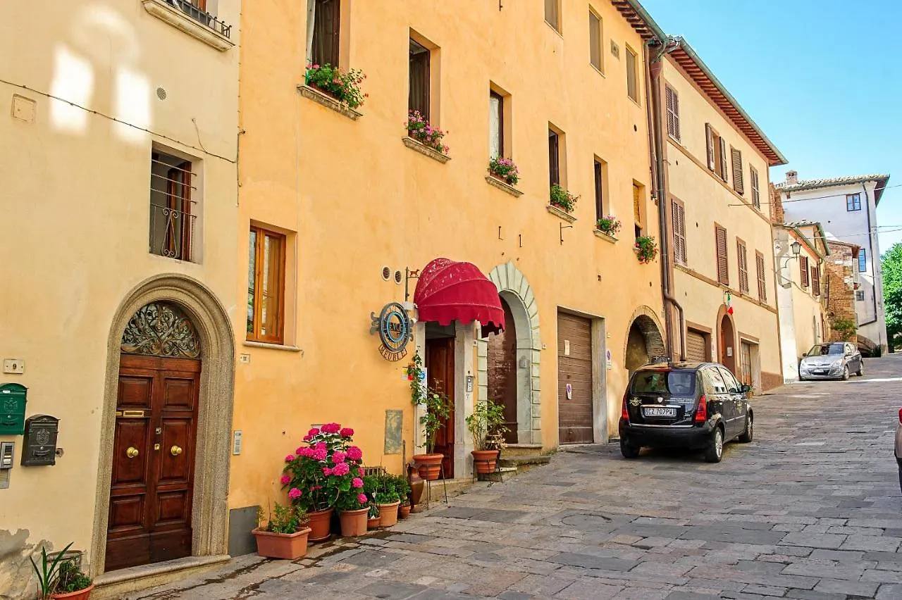 Bed and Breakfast Meuble Evoe Montepulciano Stazione 0*,  Italia