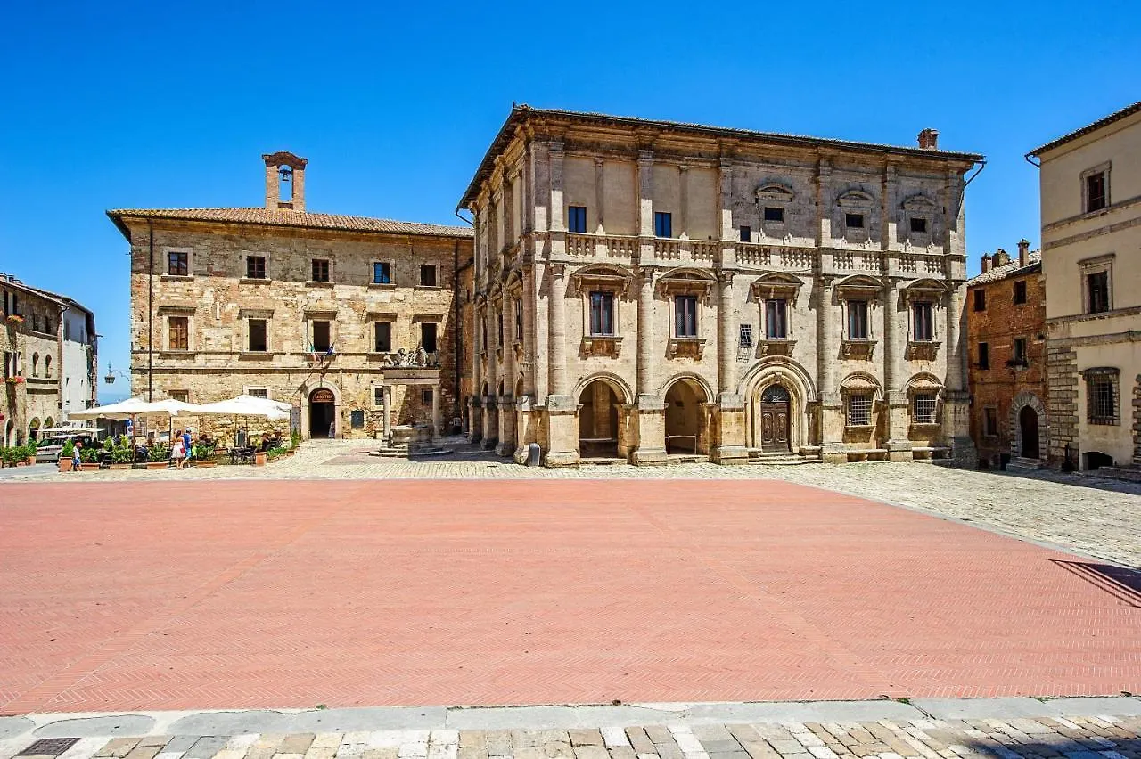 Bed and Breakfast Meuble Evoe Montepulciano Stazione 0*,
